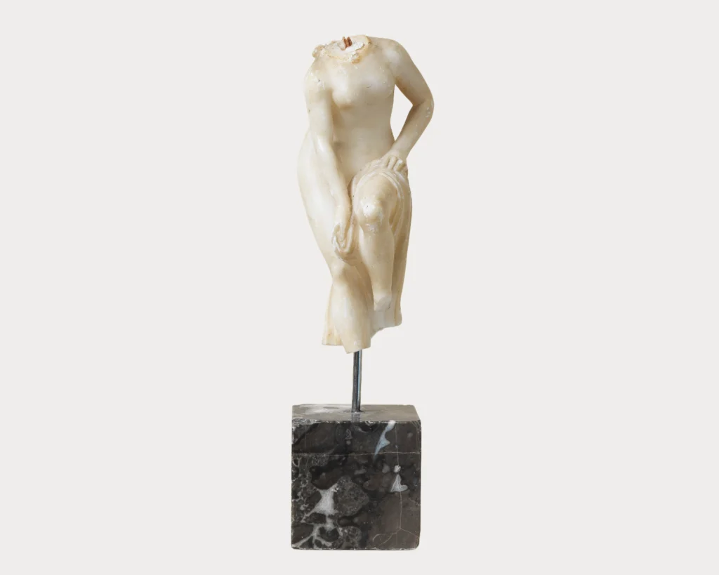Scultura Raffigurante Venere